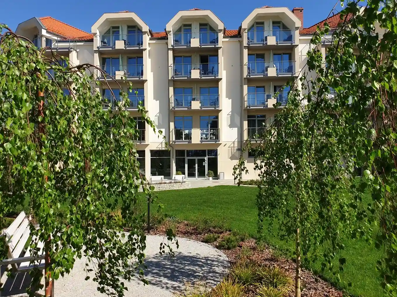 Dlaczego Krynica Morska jest dobrym kierunkiem na udany wakacyjny wyjazd?