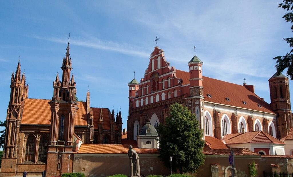 Ile kosztują wakacje na Litwie? Poznaj przykładowe ceny usług i towarów